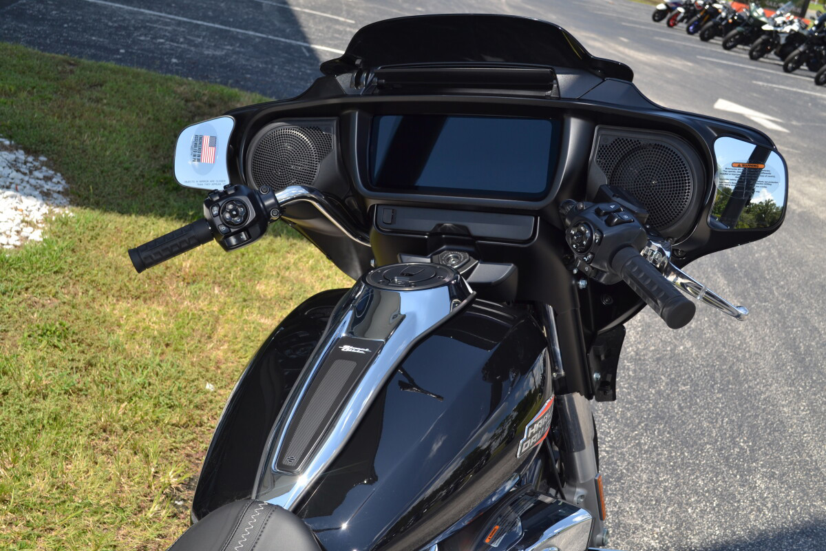 Street Glide®