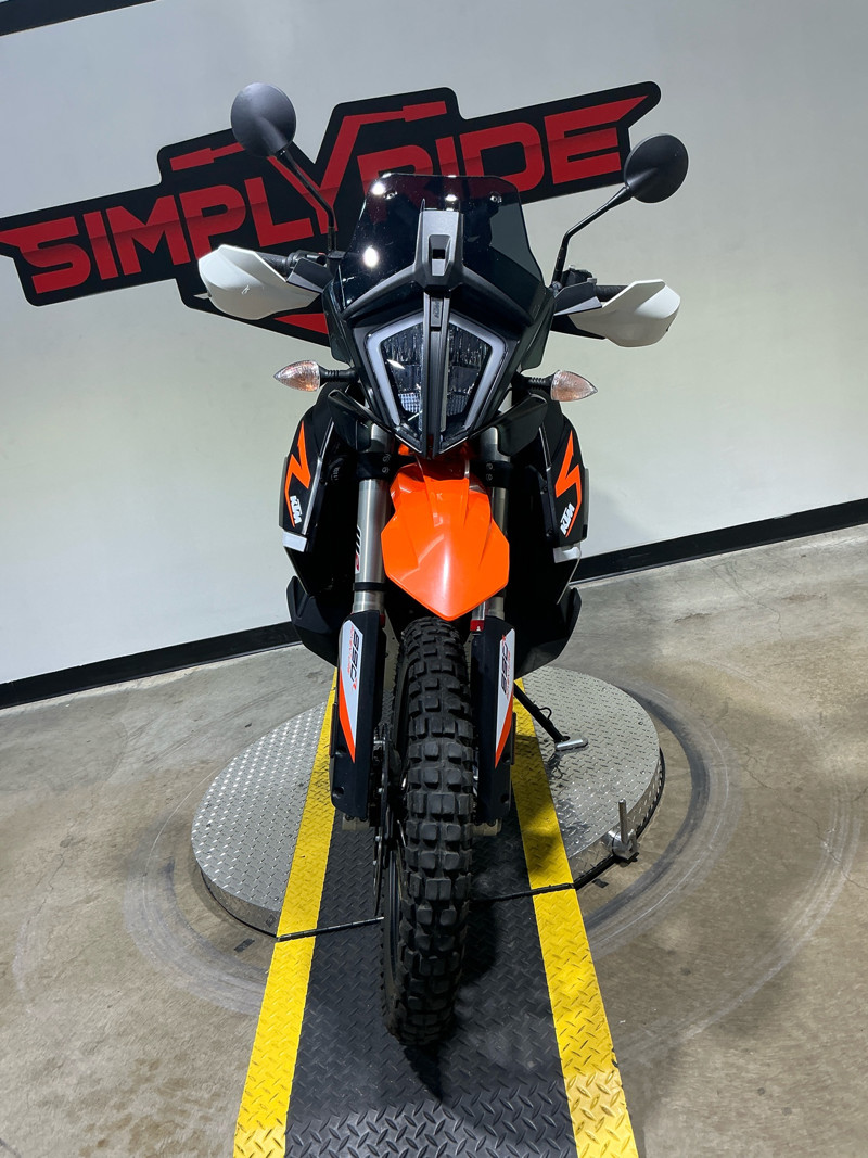 890 Adventure