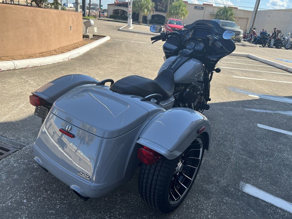 Road Glide® 3