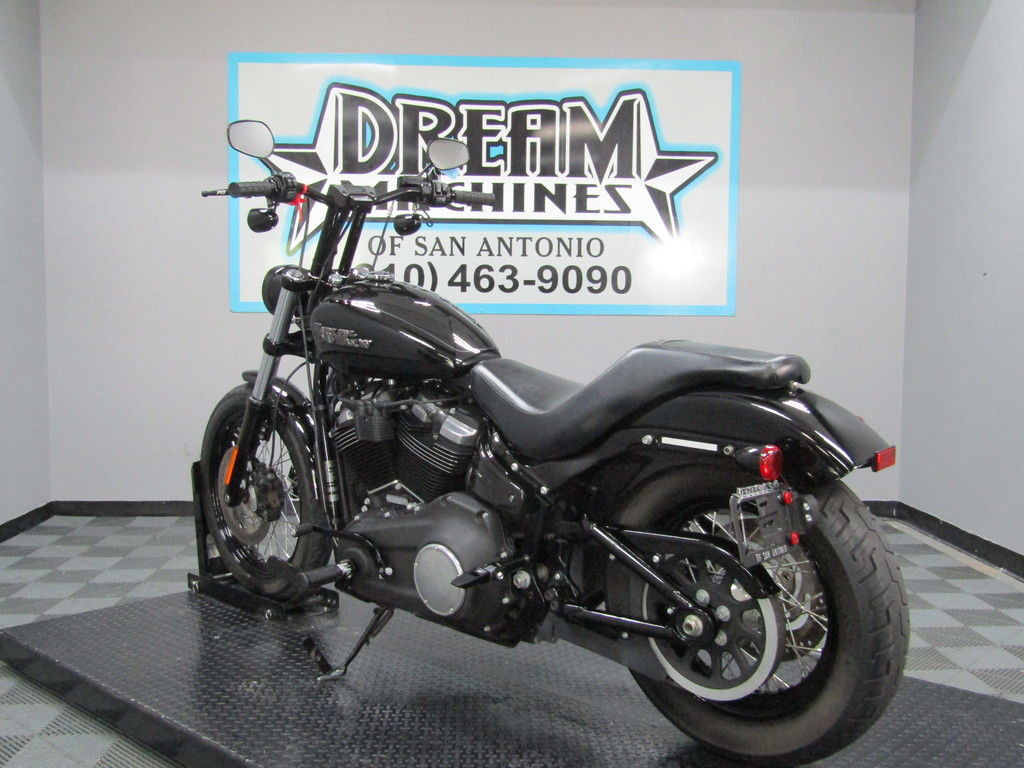 Street Bob®