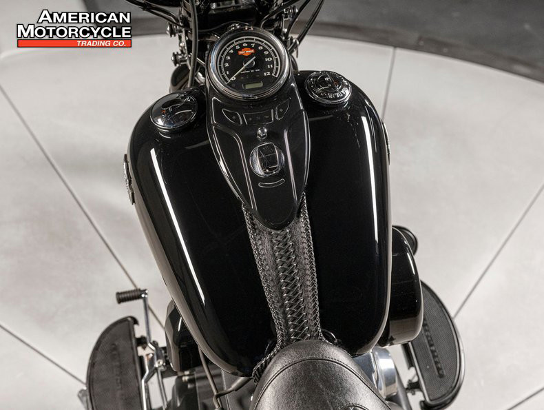 Softail® Cross Bones™