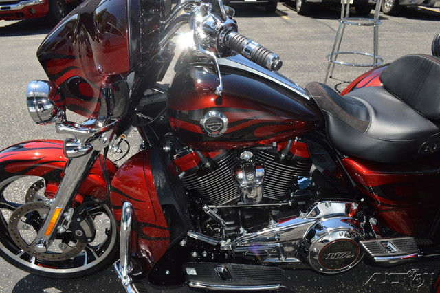 CVO® Tri Glide®