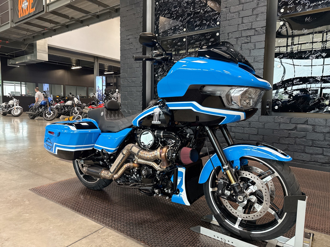 Road Glide®