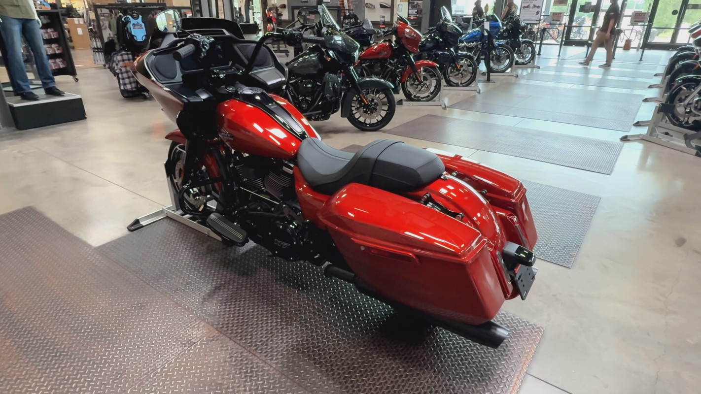 Road Glide®