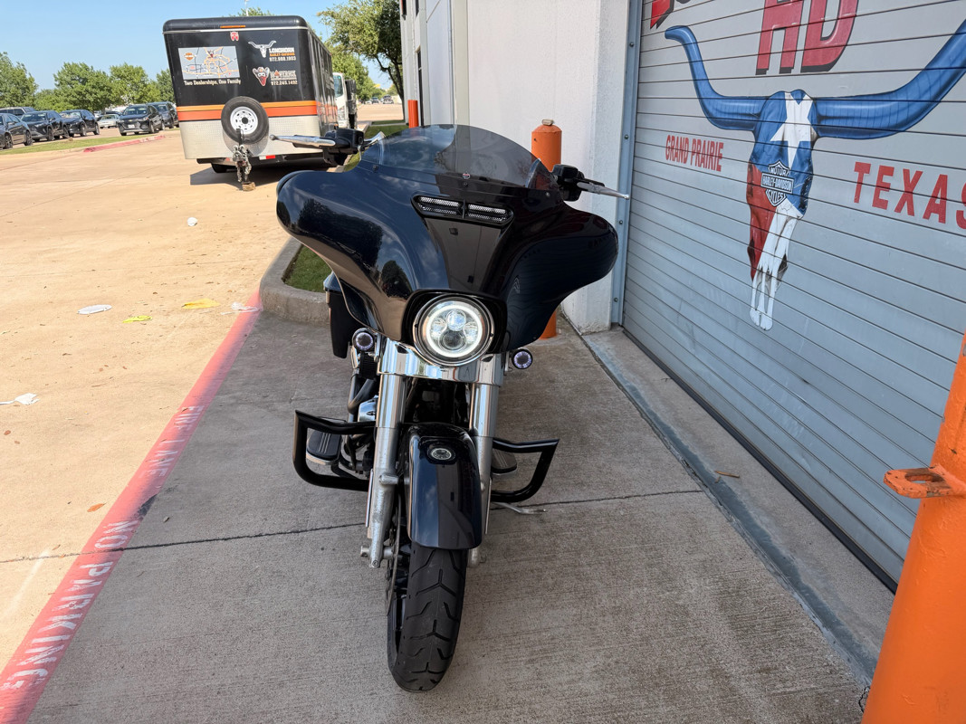 Street Glide®