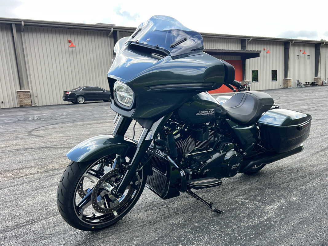 Street Glide®