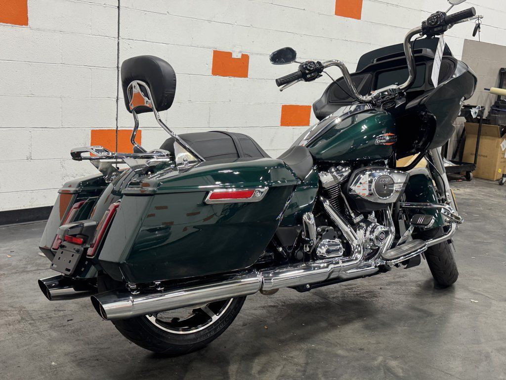 Road Glide®