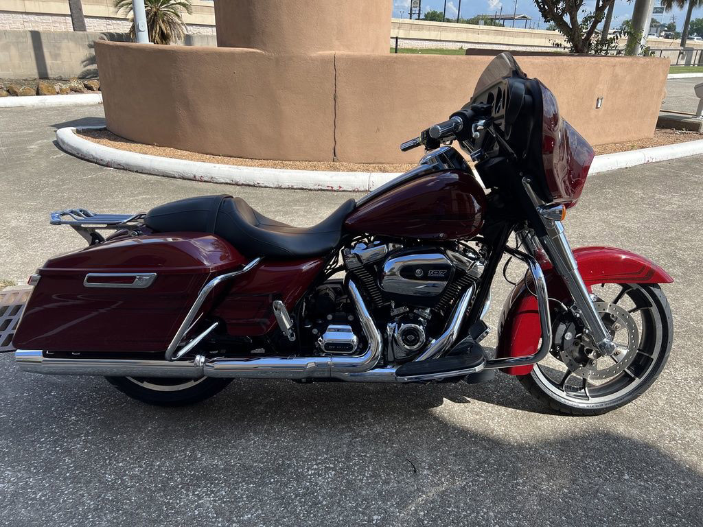Street Glide®