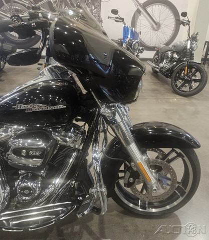Street Glide®