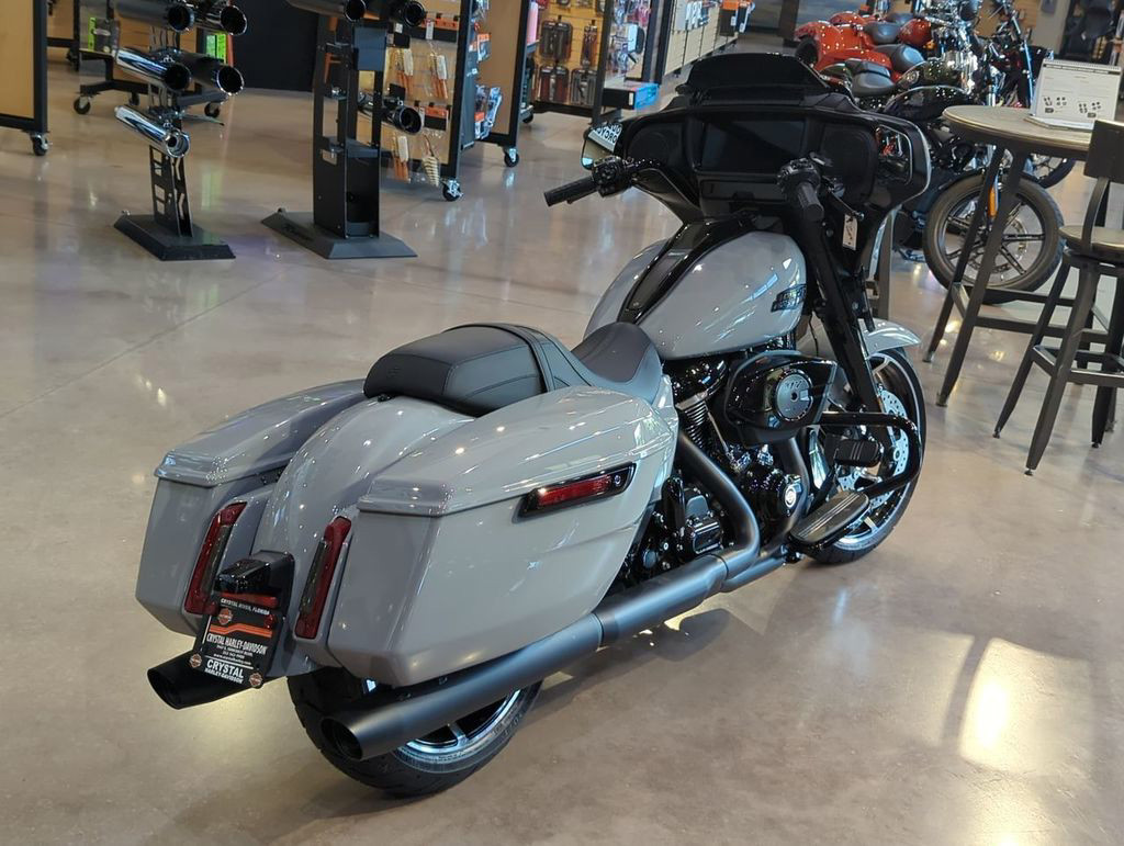 Street Glide®