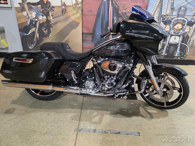 Street Glide®