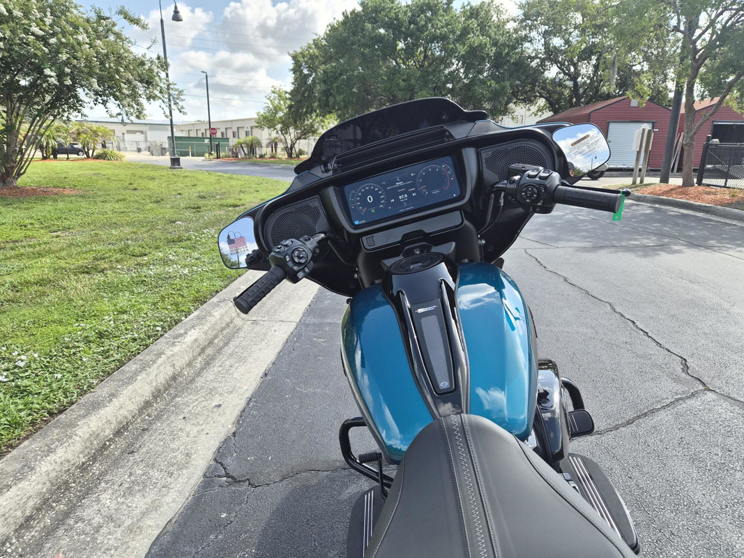 Street Glide®