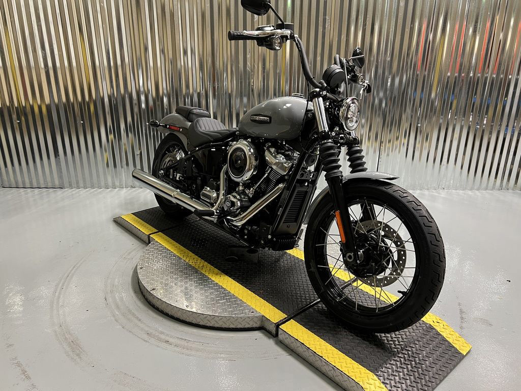 Street Bob®