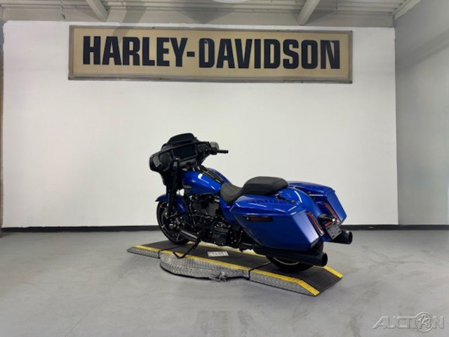 Street Glide®