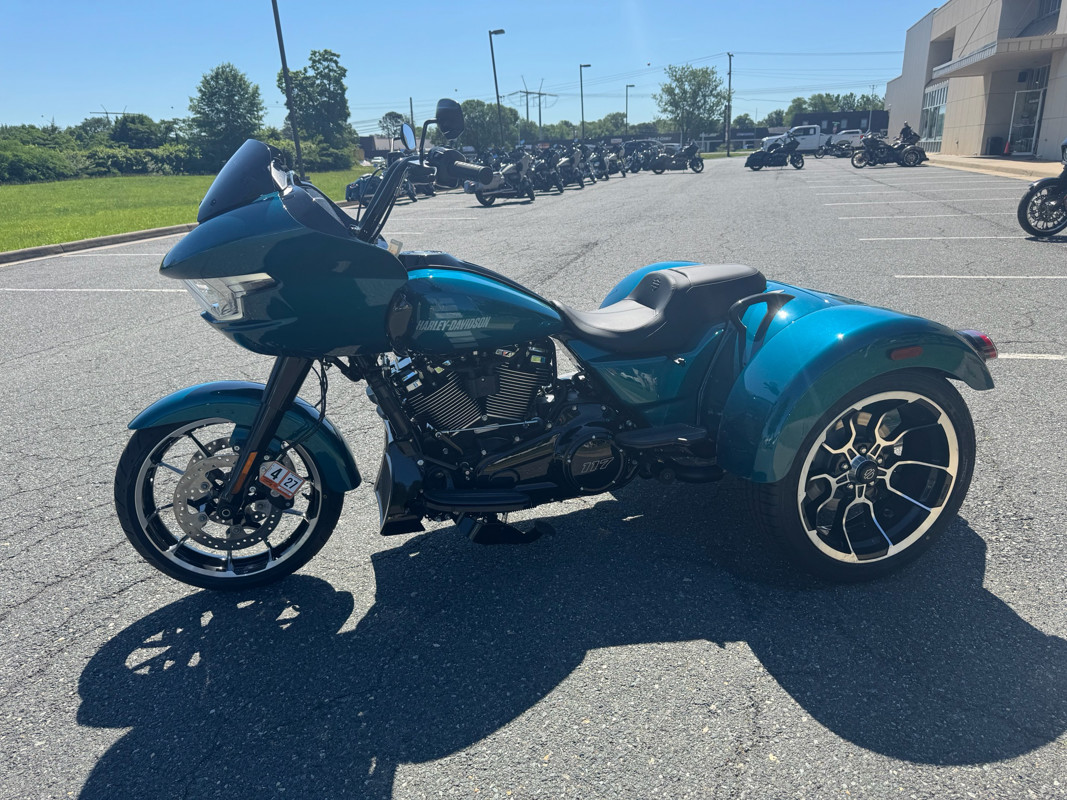 Road Glide® 3