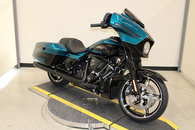 Street Glide®