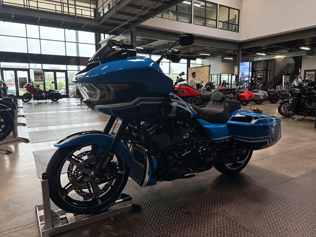 Road Glide®
