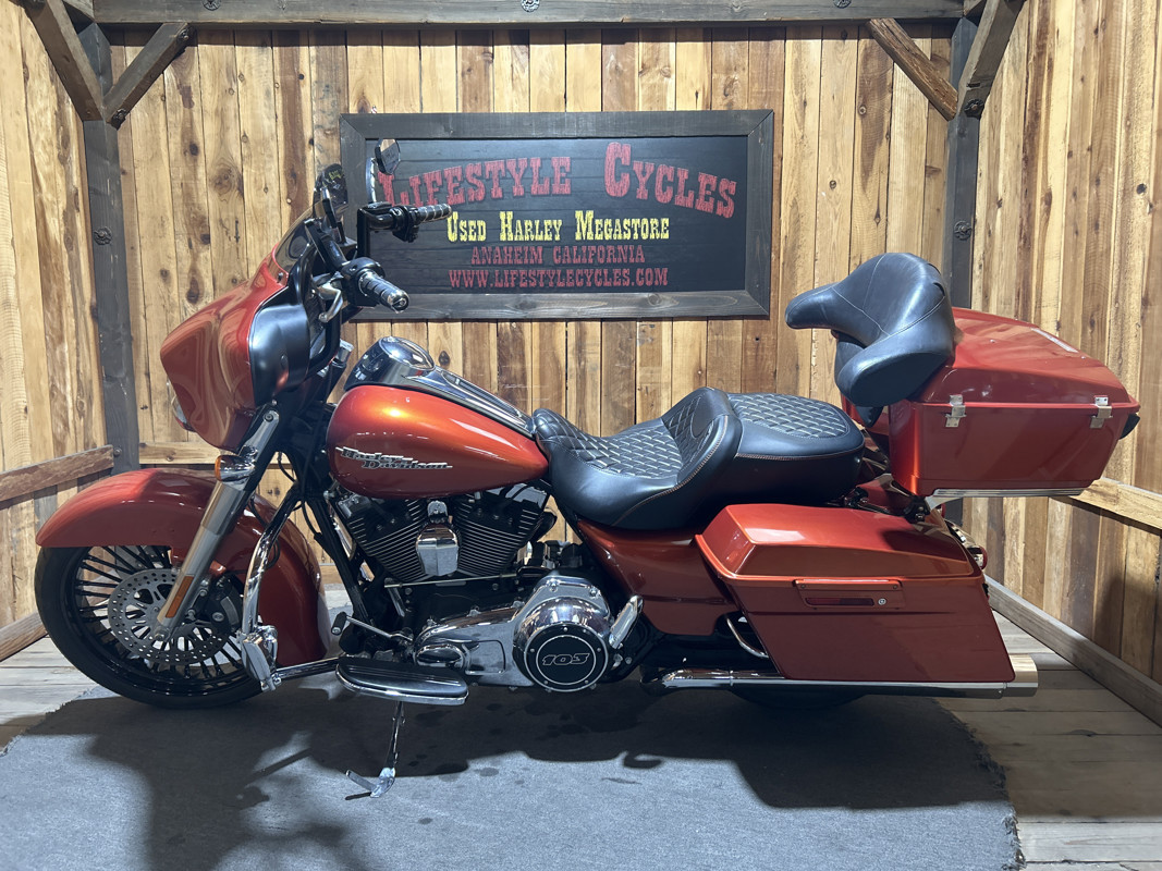 Street Glide®