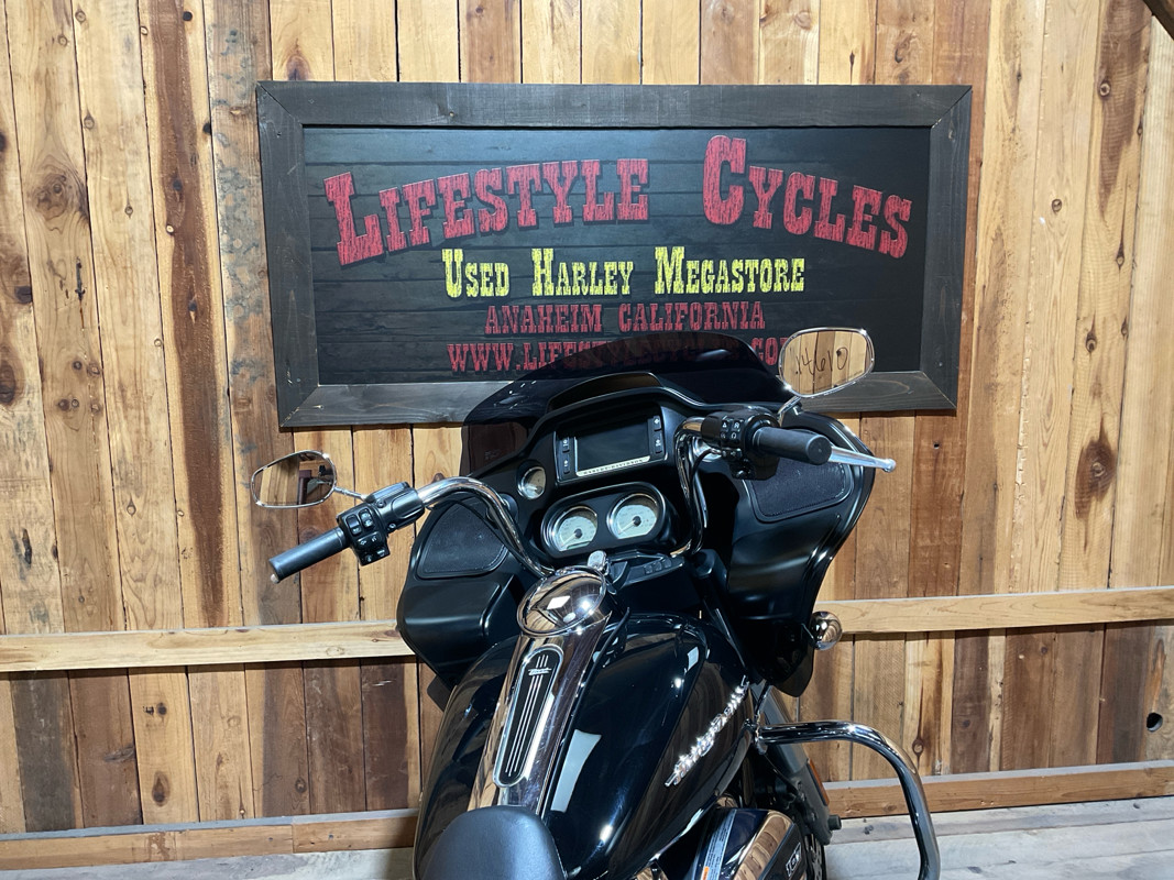 Road Glide®