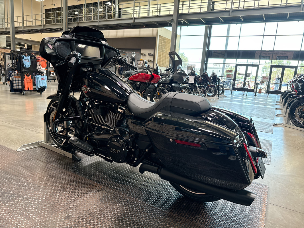 Street Glide®