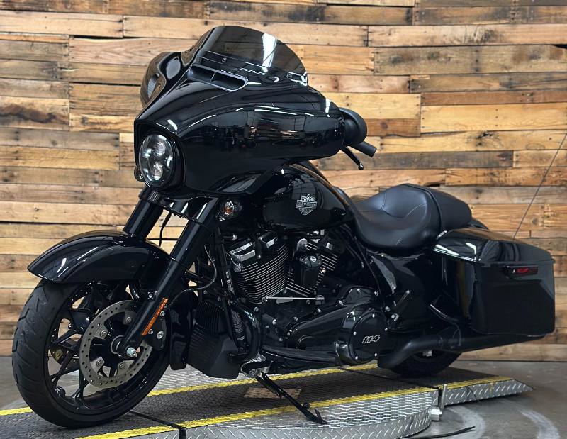 Street Glide®