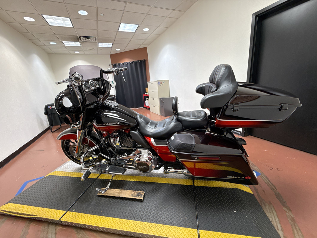 CVO® Street Glide®
