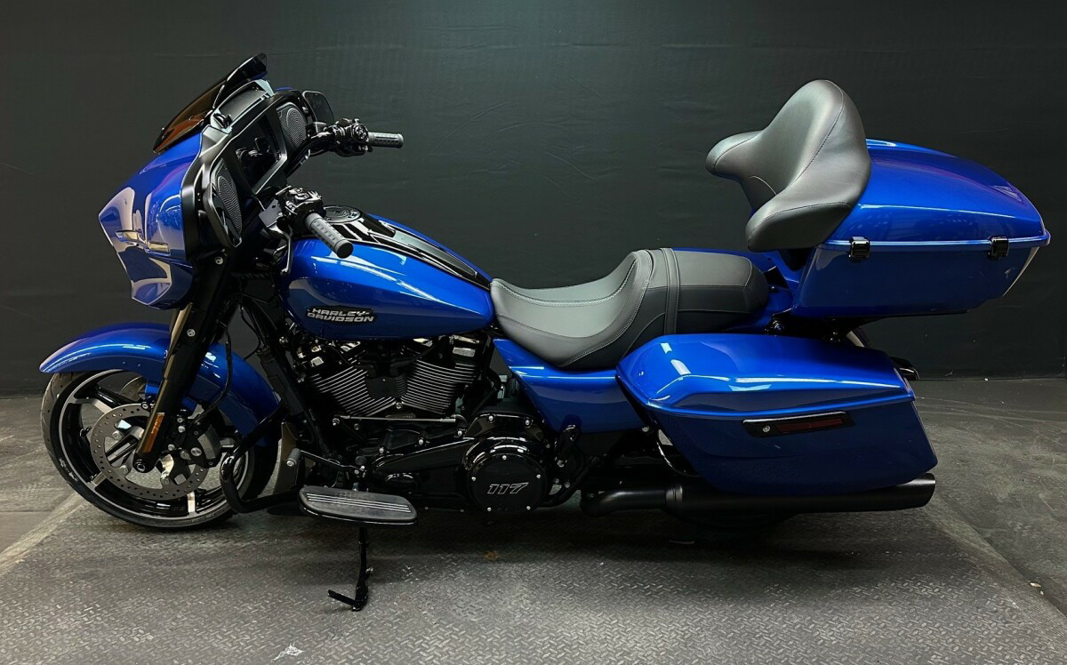 Street Glide®