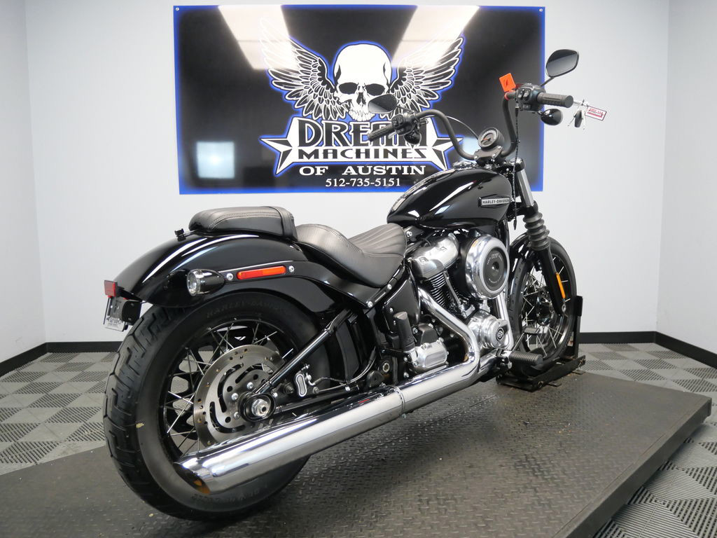 Street Bob®