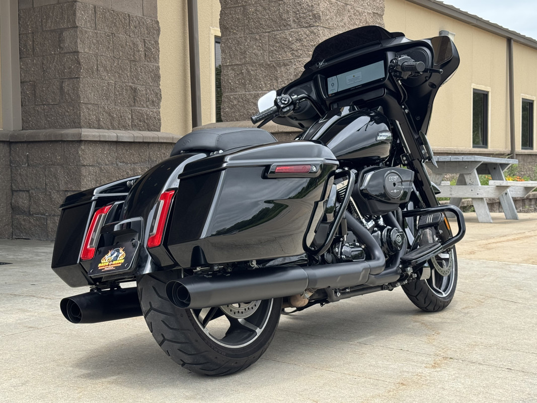 Street Glide®