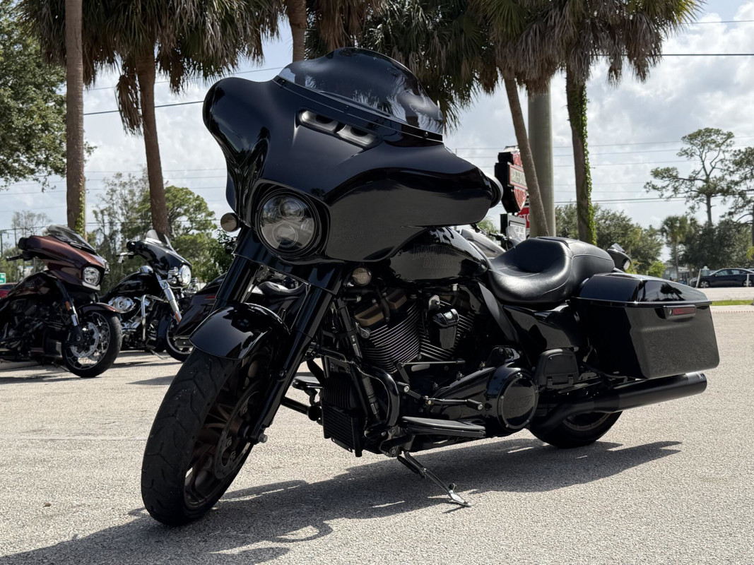 Street Glide® ST
