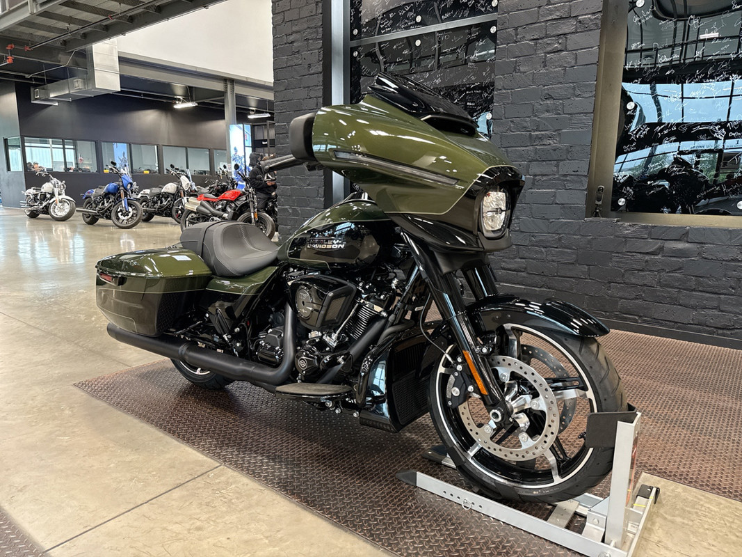 Street Glide®