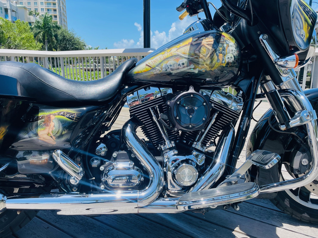 Street Glide®
