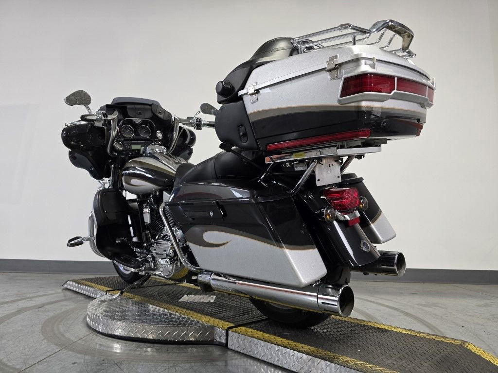 CVO® Ultra Classic® Electra Glide®