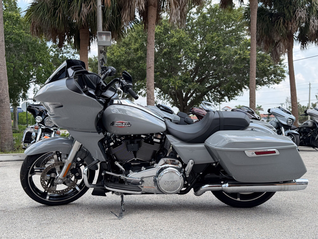 Road Glide®