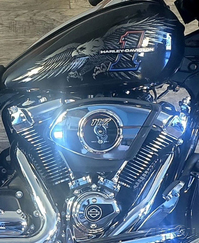Street Glide®