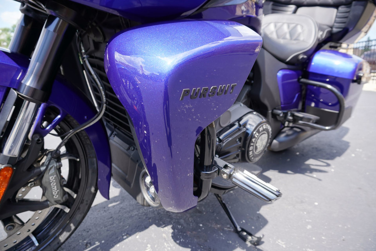 Pursuit Dark Horse Premium Package