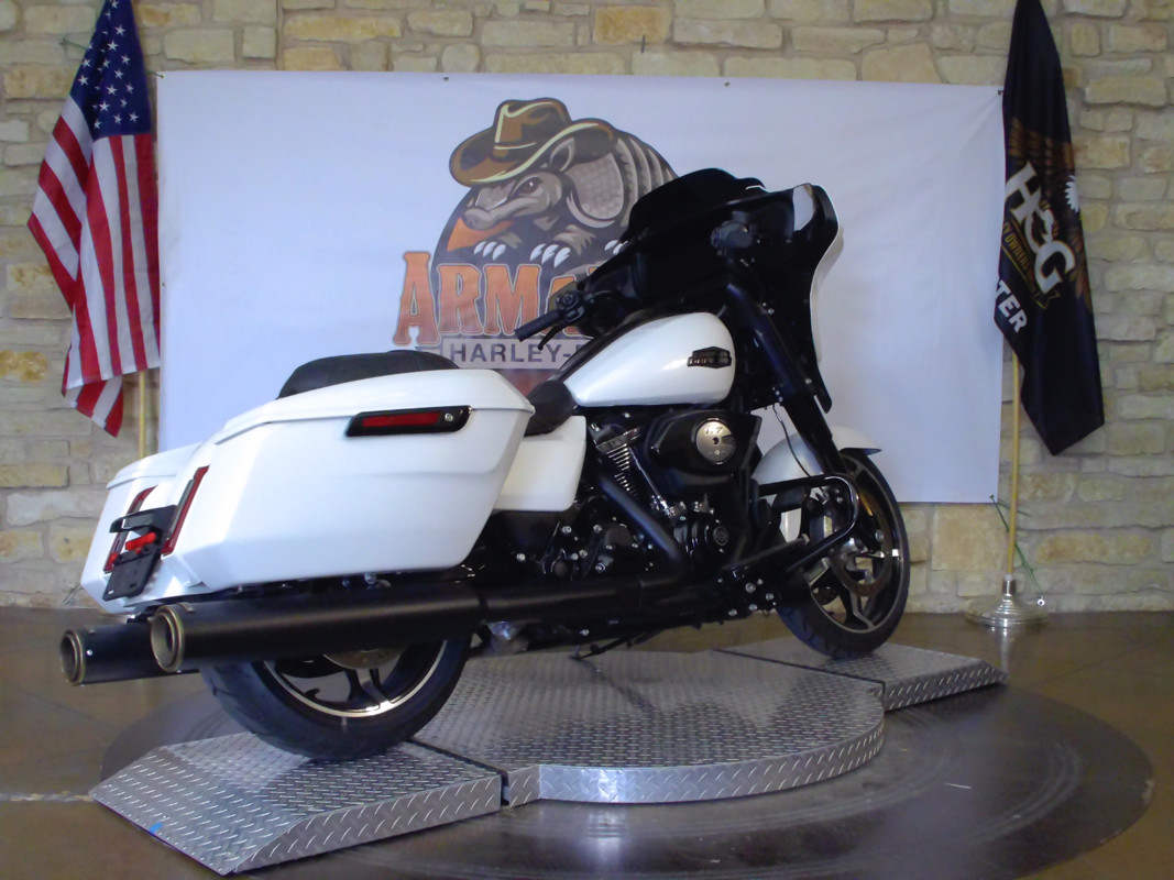 Street Glide®