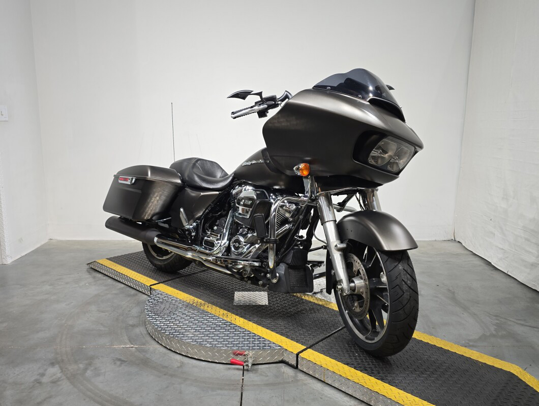 Road Glide®