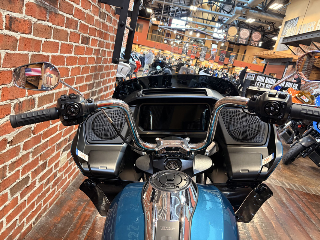 Road Glide®
