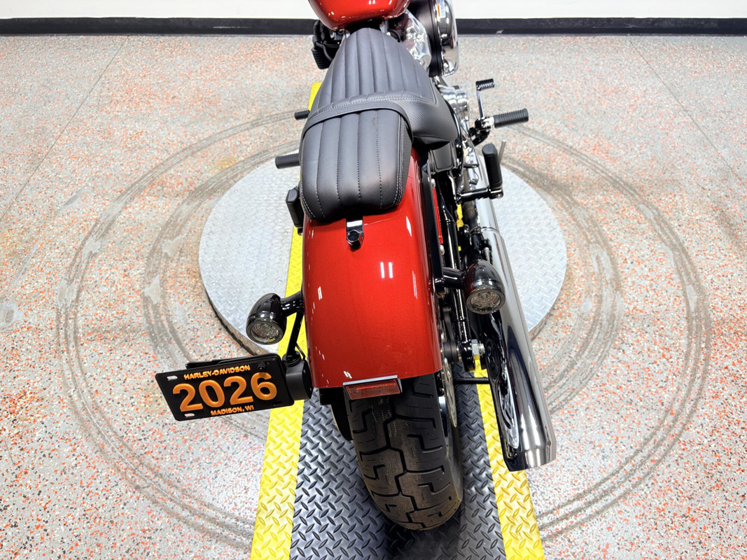 Street Bob®