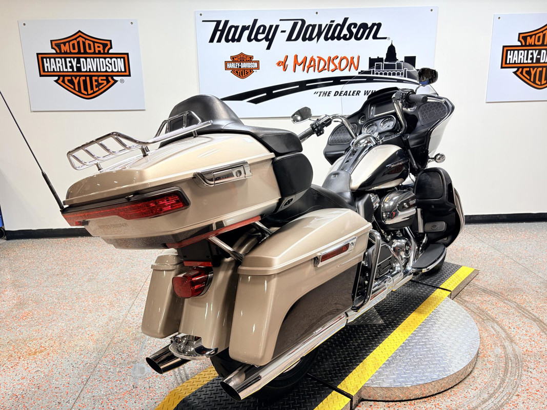 Road Glide® Ultra