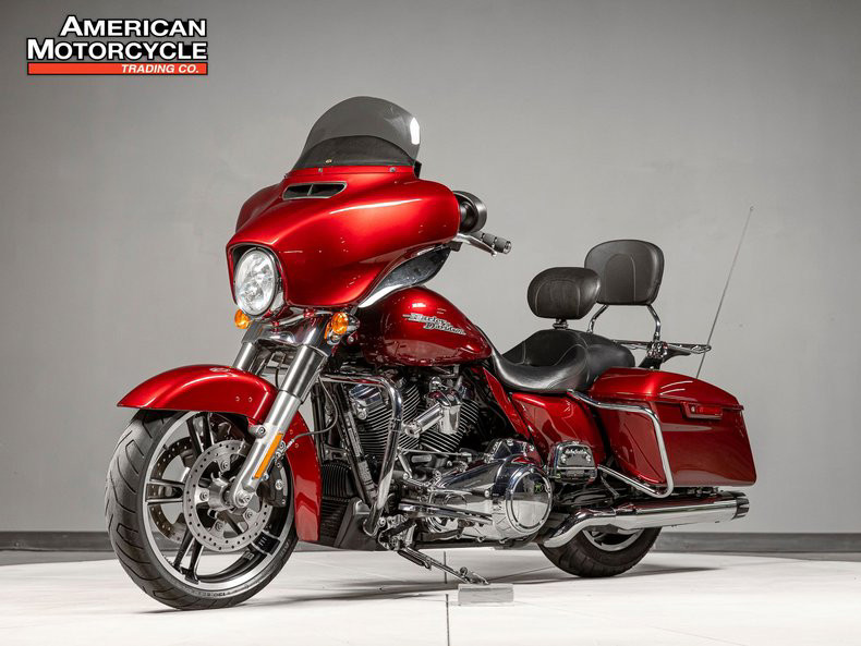 Street Glide®