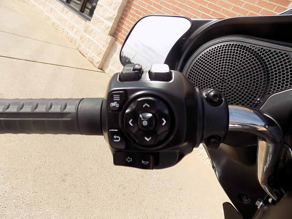 Street Glide®