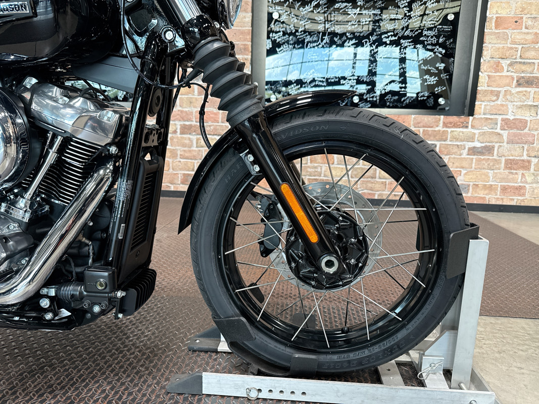 Street Bob®