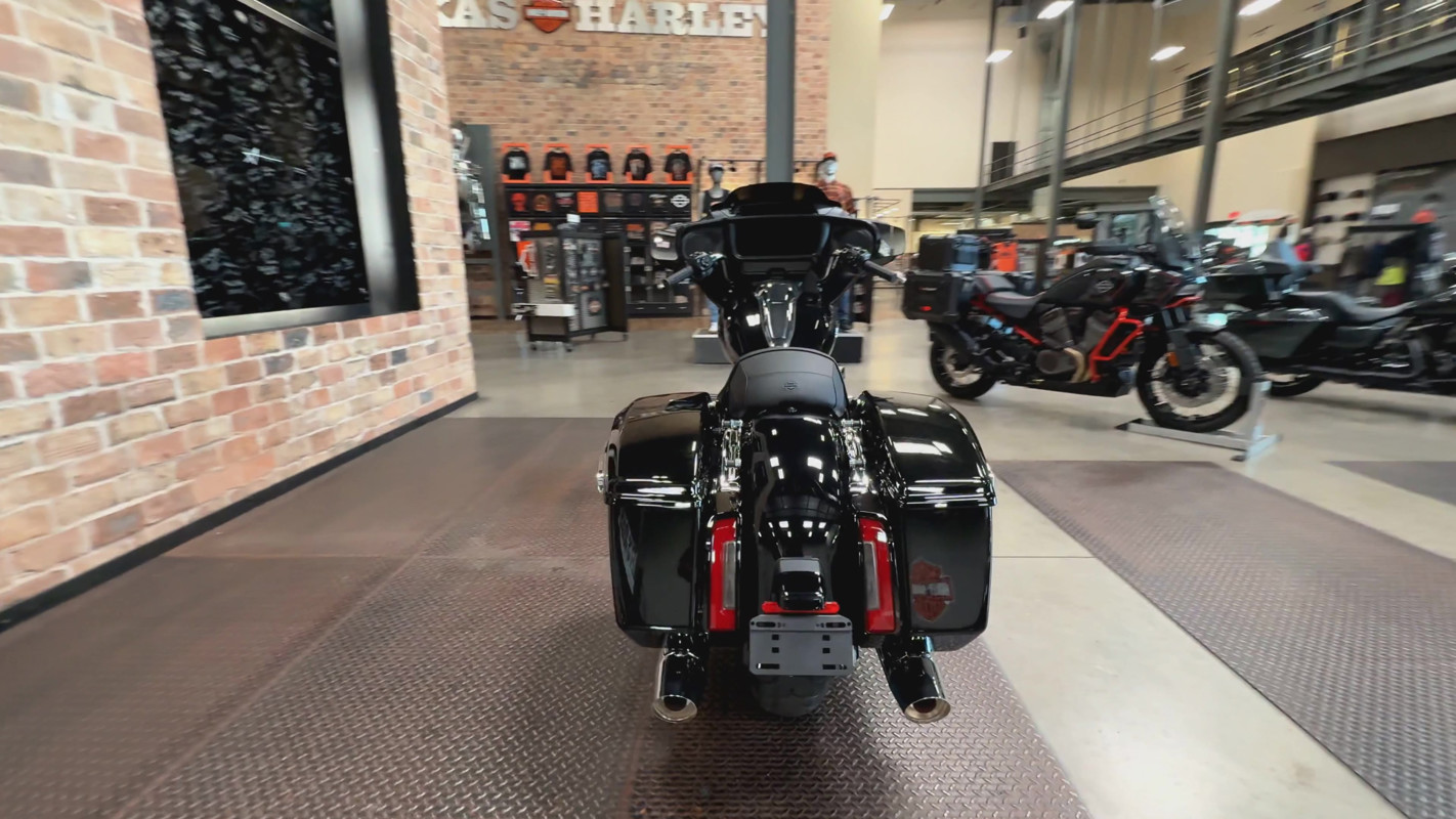 Street Glide®