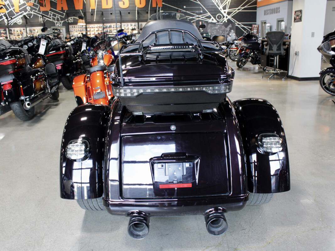 CVO® Tri Glide® Ultra