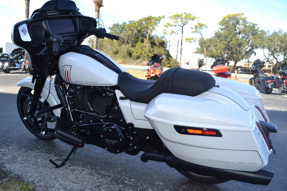 Street Glide®