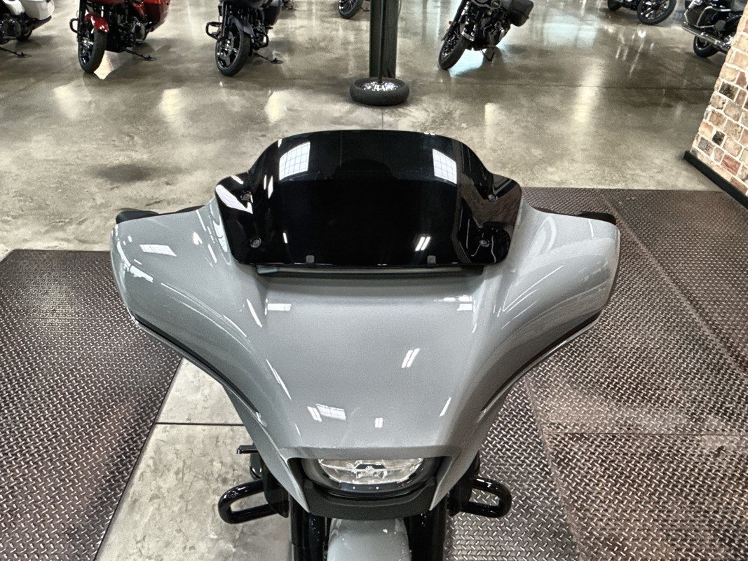 Street Glide®