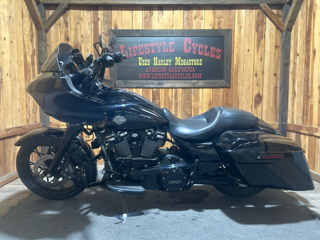 Road Glide®