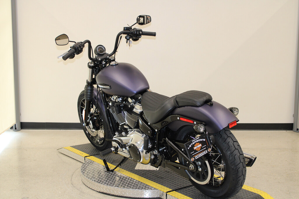 Street Bob®